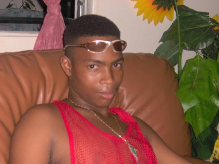 lui cest lionel de madinina cest mon bebe damour